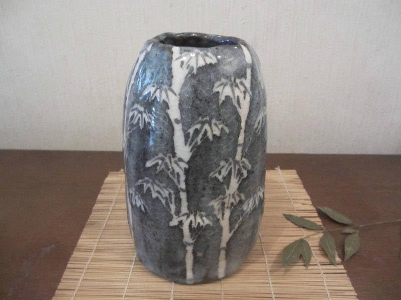Amazon.co.jp: 花器 玉山窯 玉置保夫監修 鼠志野 竹文 花瓶